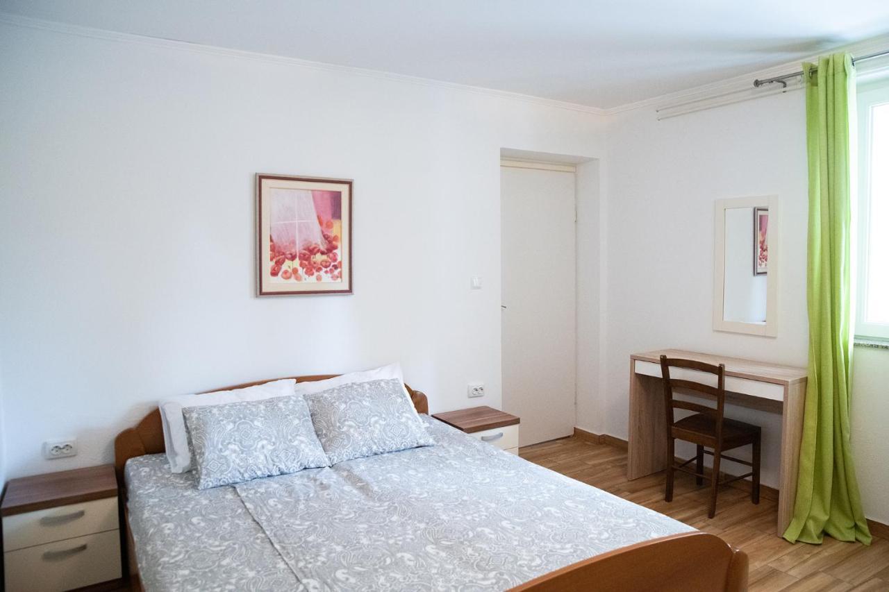 Apartmani Vrtodusic Banjol Kültér fotó