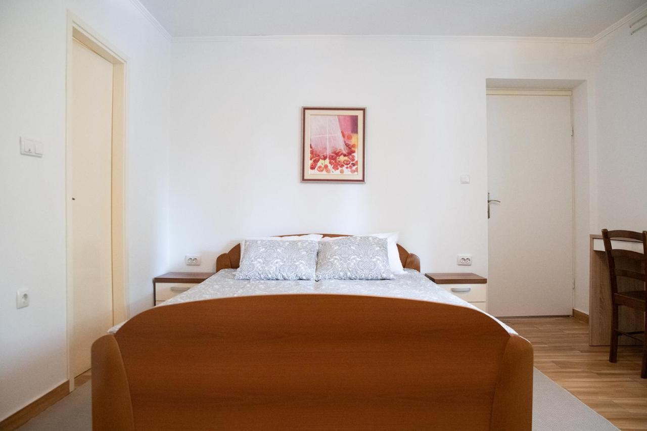 Apartmani Vrtodusic Banjol Kültér fotó