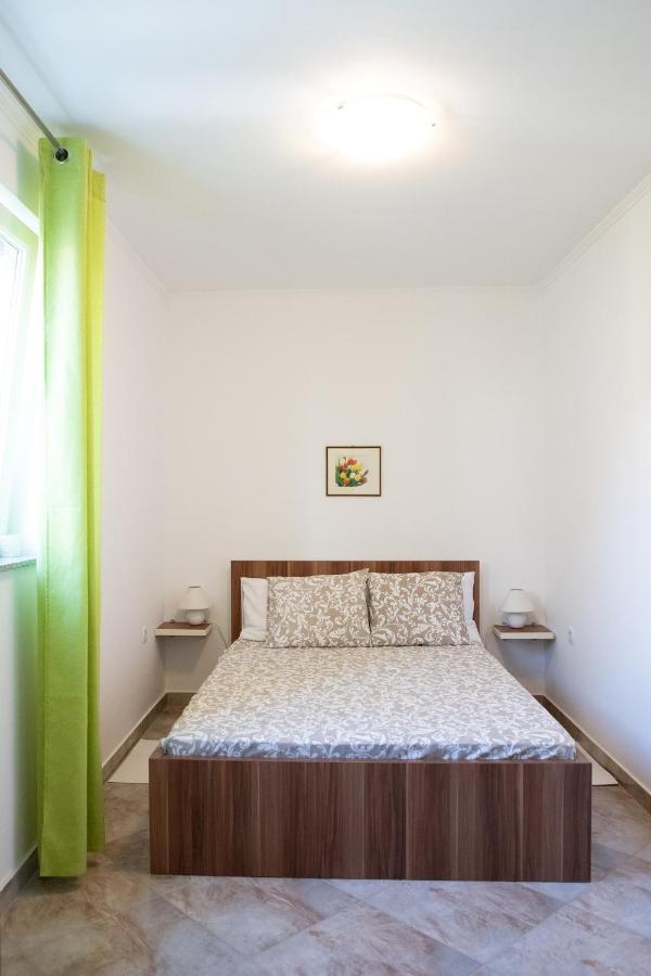 Apartmani Vrtodusic Banjol Kültér fotó