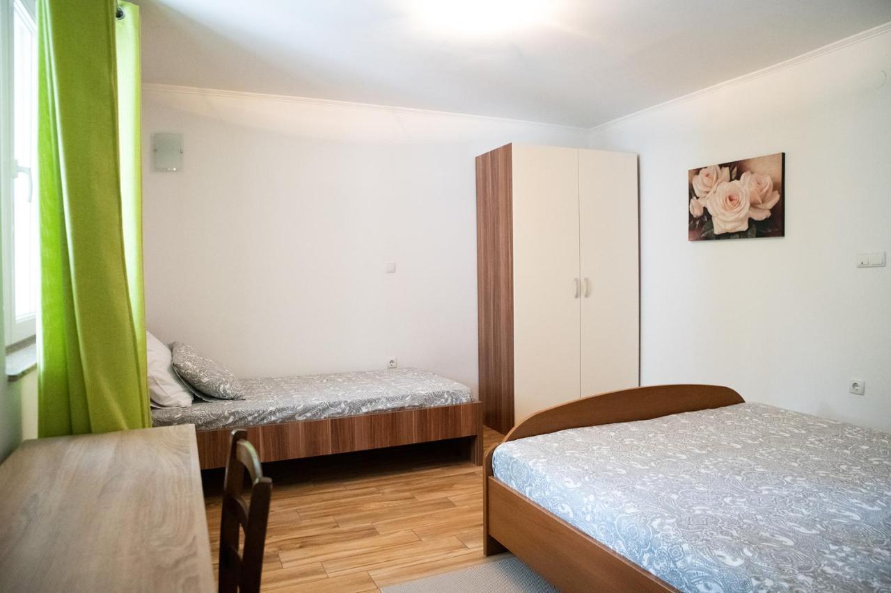Apartmani Vrtodusic Banjol Kültér fotó