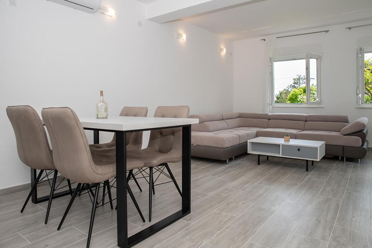 Apartmani Vrtodusic Banjol Kültér fotó