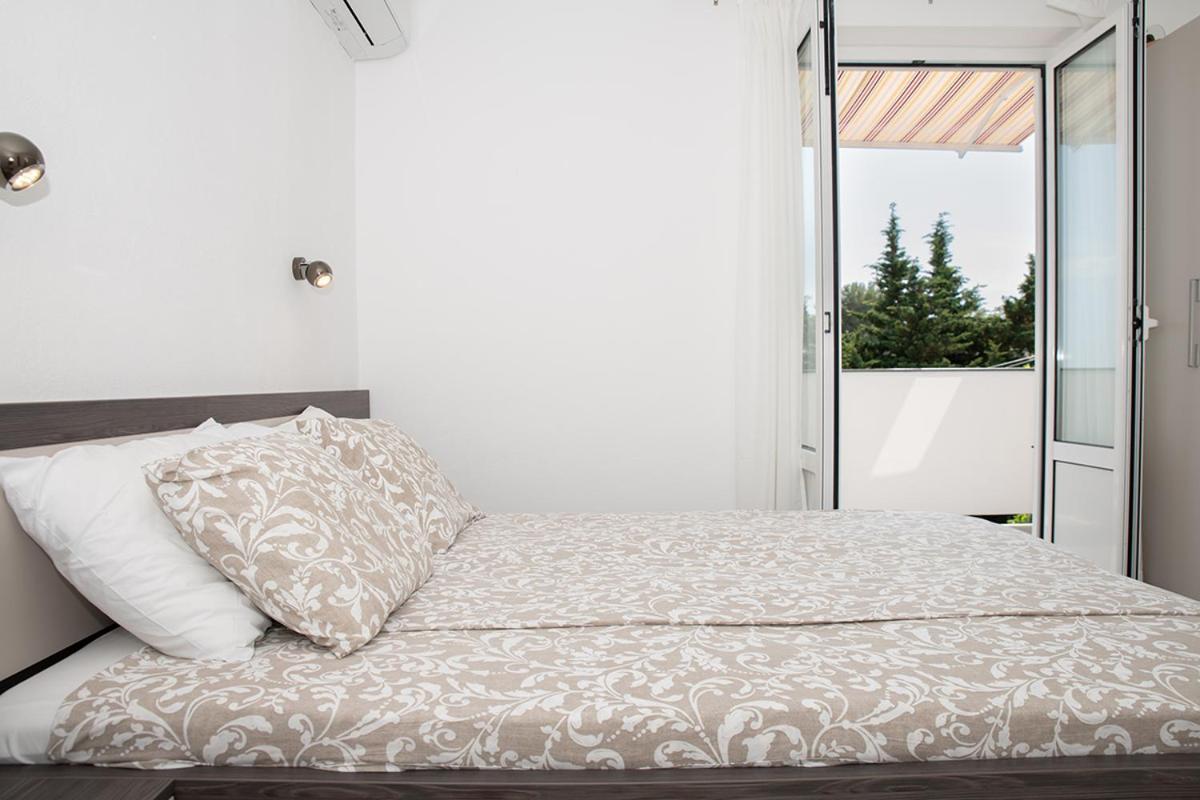 Apartmani Vrtodusic Banjol Kültér fotó