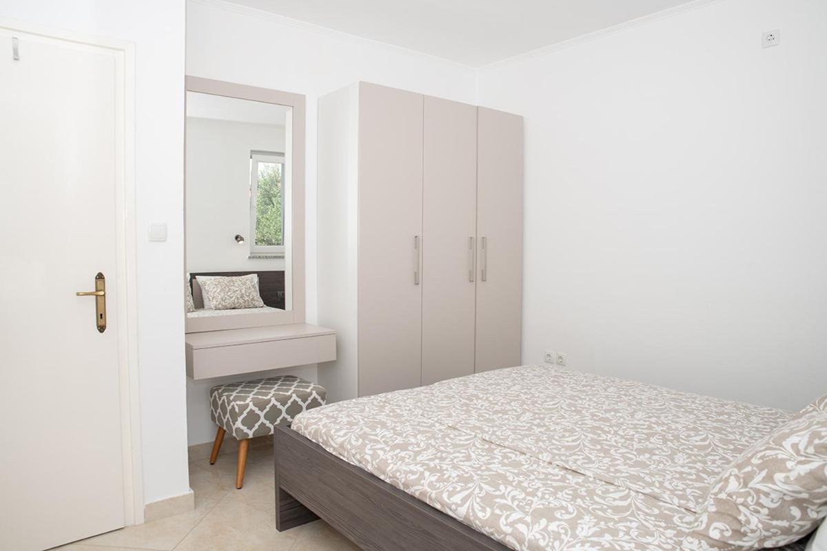 Apartmani Vrtodusic Banjol Kültér fotó