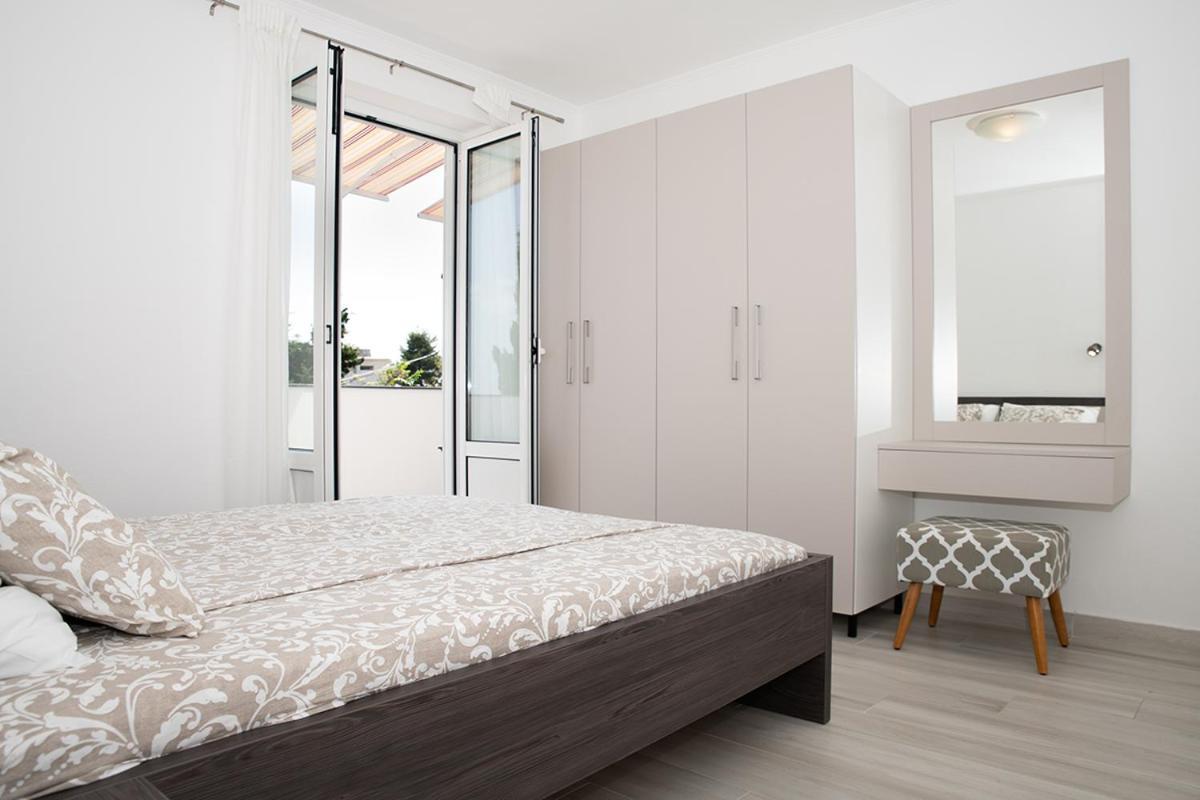 Apartmani Vrtodusic Banjol Kültér fotó