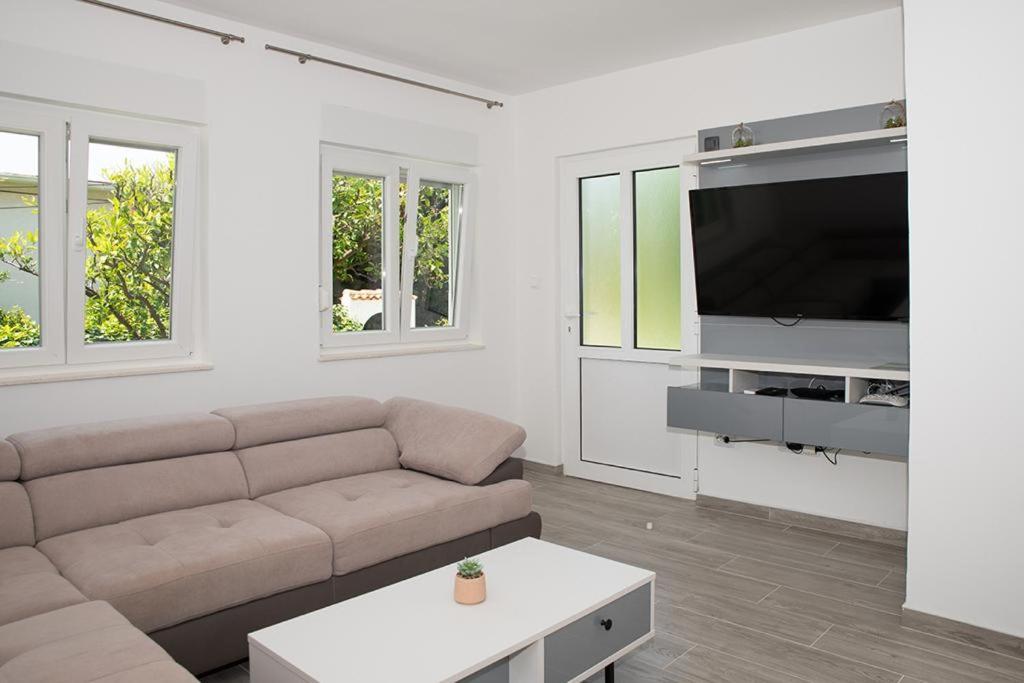 Apartmani Vrtodusic Banjol Kültér fotó