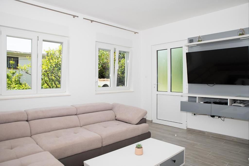 Apartmani Vrtodusic Banjol Kültér fotó